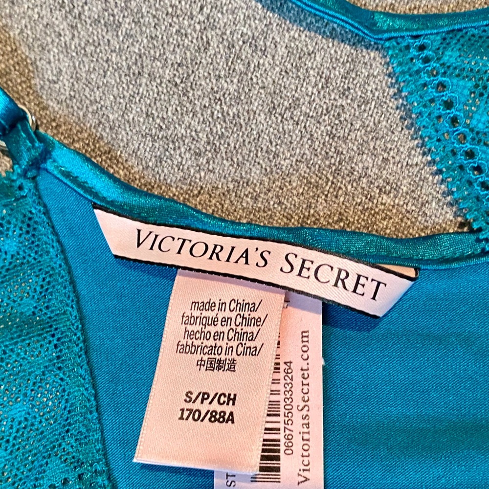 NEW VICTORIA’S SECRET SUPERSOFT LACE SLIP - Picture 7 of 8